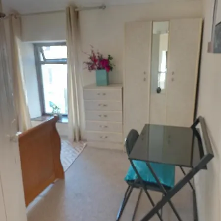 Townhouse Wexford - Private Garden * ווקספורד